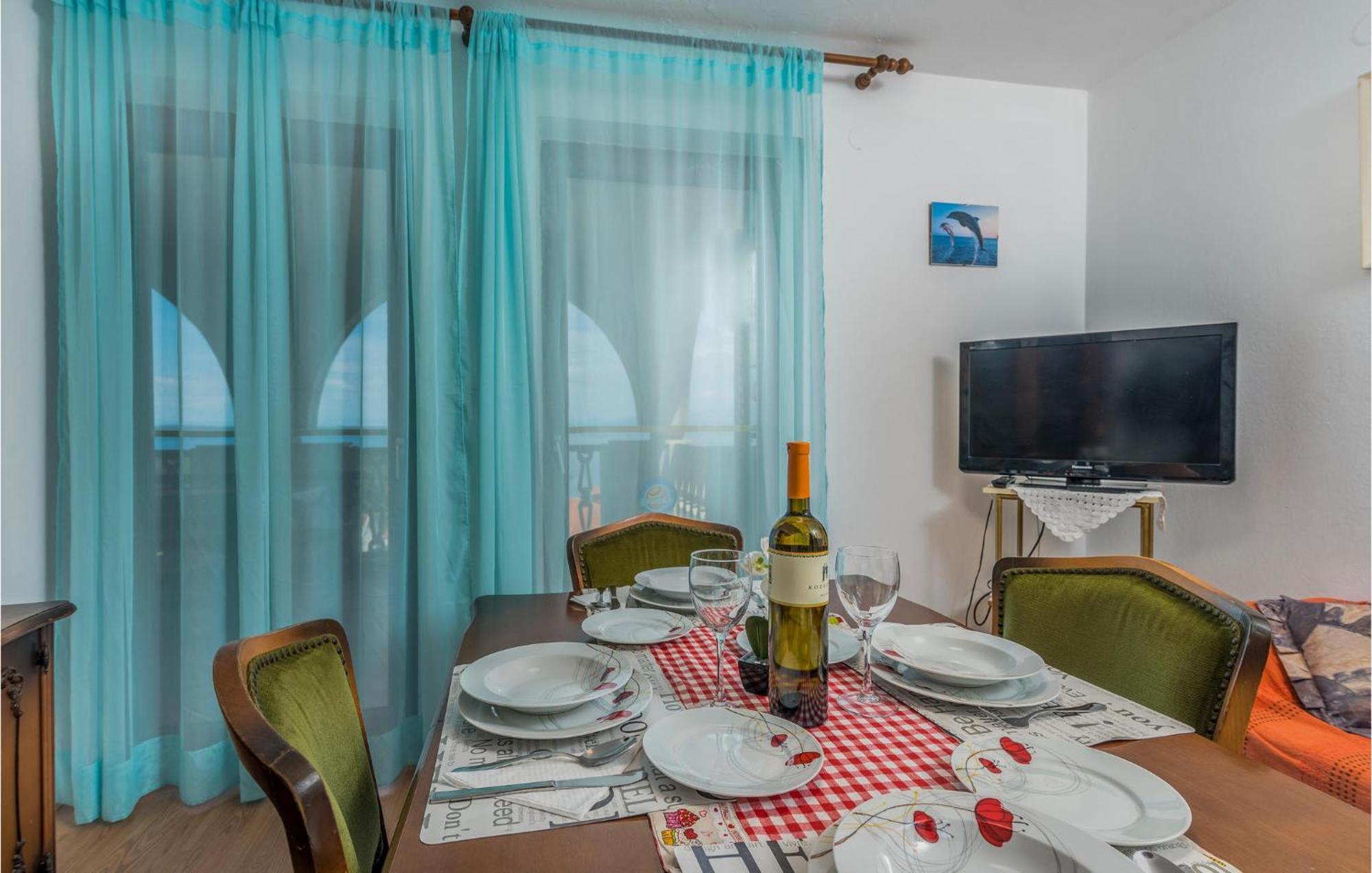 Lovely Apartment In Mali Losinj With Kitchen Zewnętrze zdjęcie